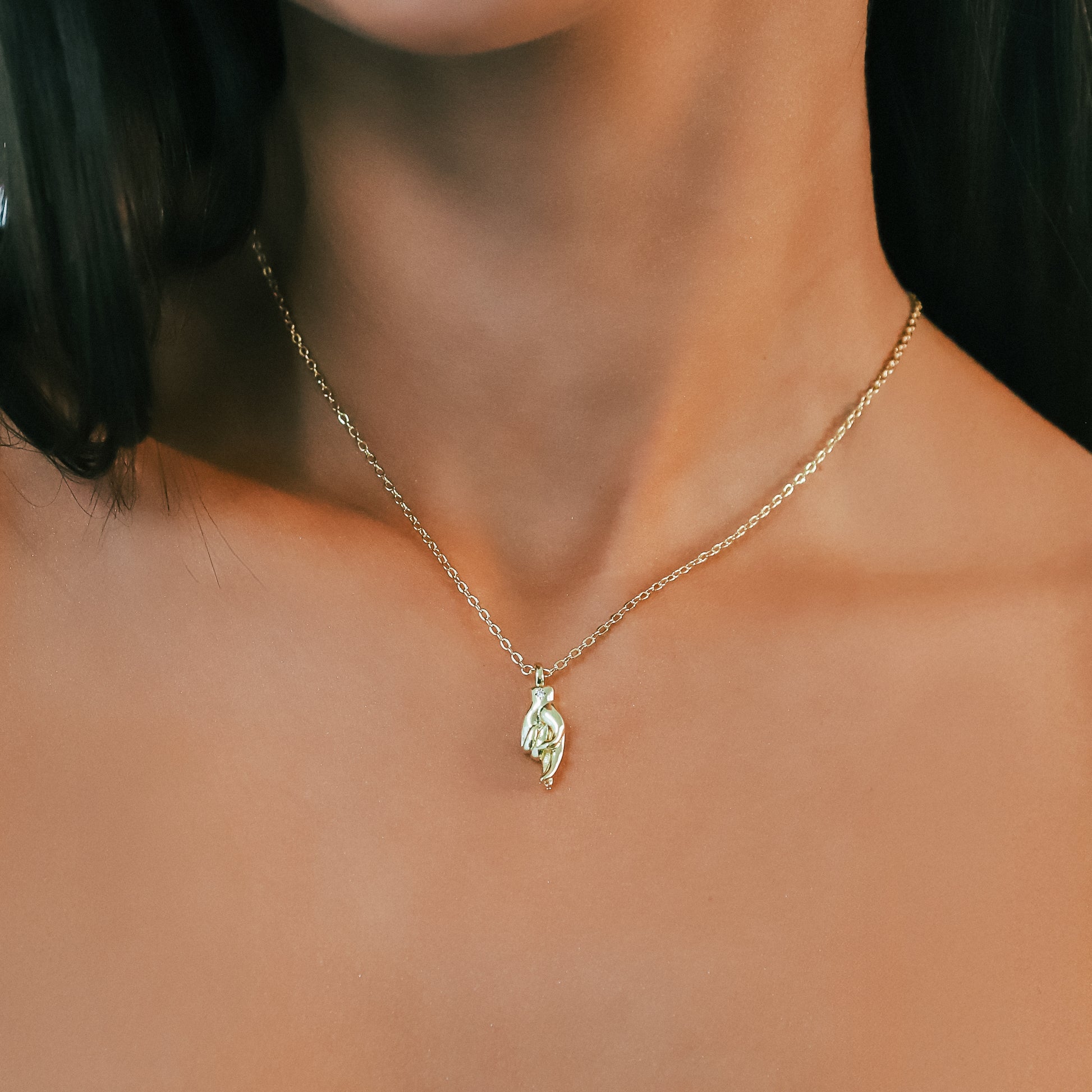 Billie Fingers Crossed Necklace | 18k Gold Plated