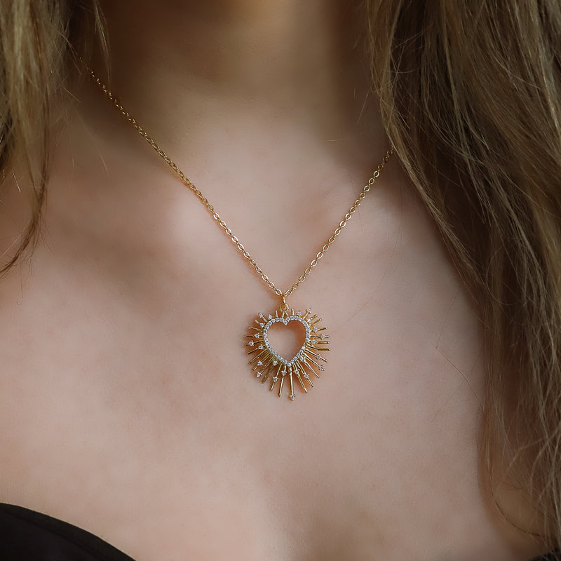 Cher Starburst Heart Pendant Necklace | 18k Gold Plated