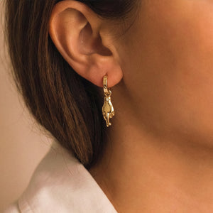 Faye Fingers Crossed Huggies | 18k Gold Plated