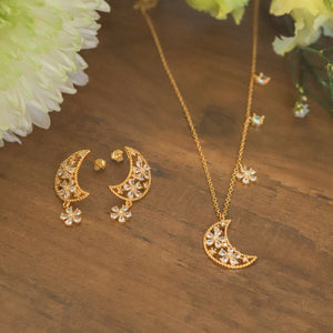 Flora Flower Moon Pendant Necklace | 18k Gold Plated