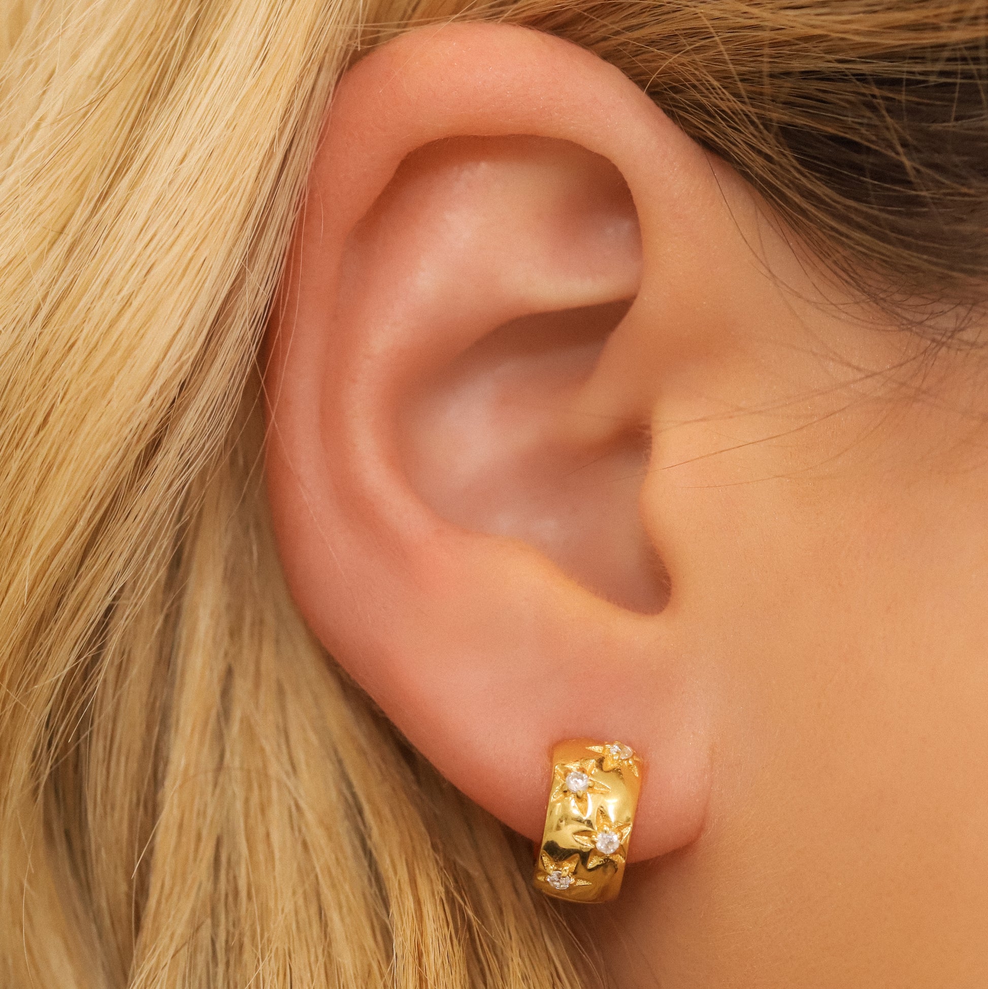 Thea Chunky Star Huggie Earrings | 18K Gold Plated