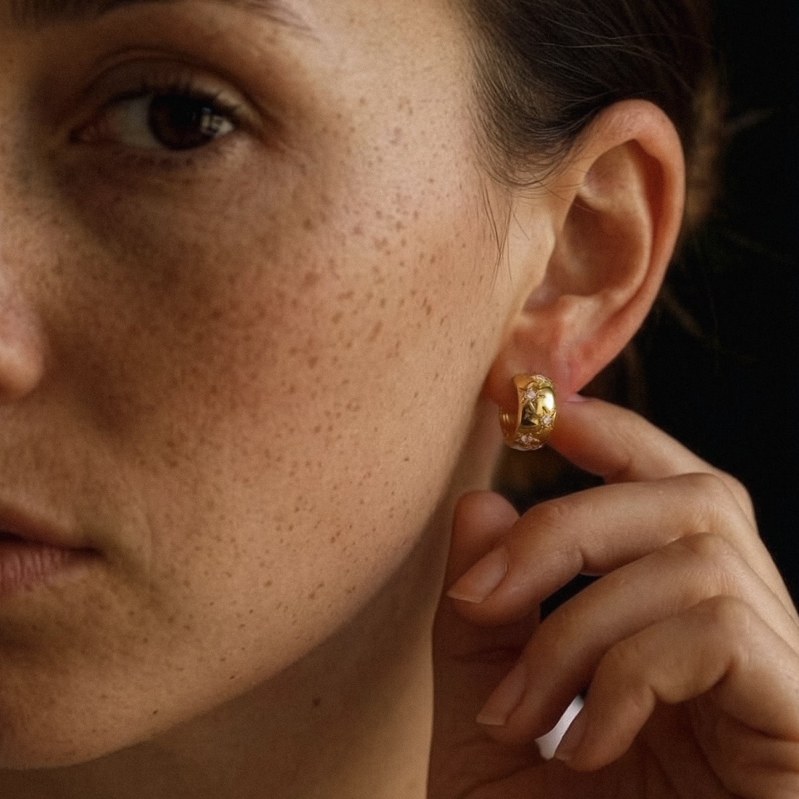 Thea Chunky Star Huggie Earrings | 18K Gold Plated