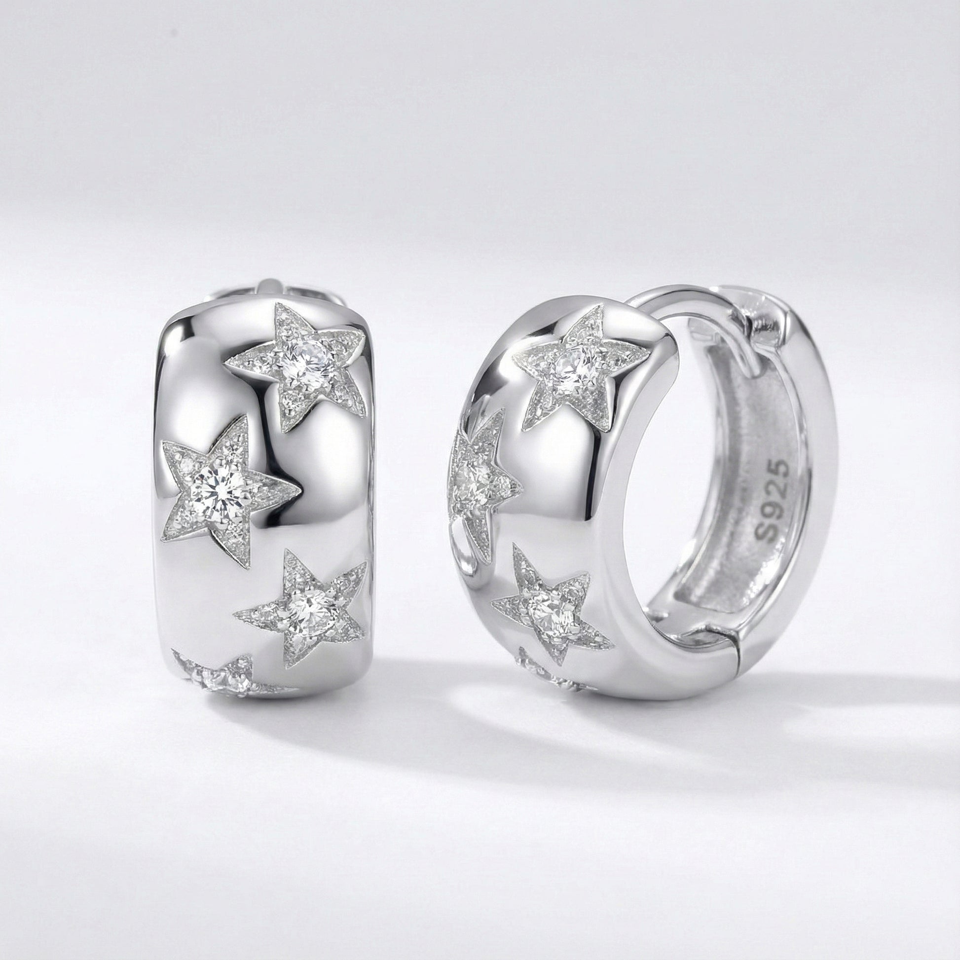 Thea Chunky Star Huggie Earrings | 925 Sterling Silver